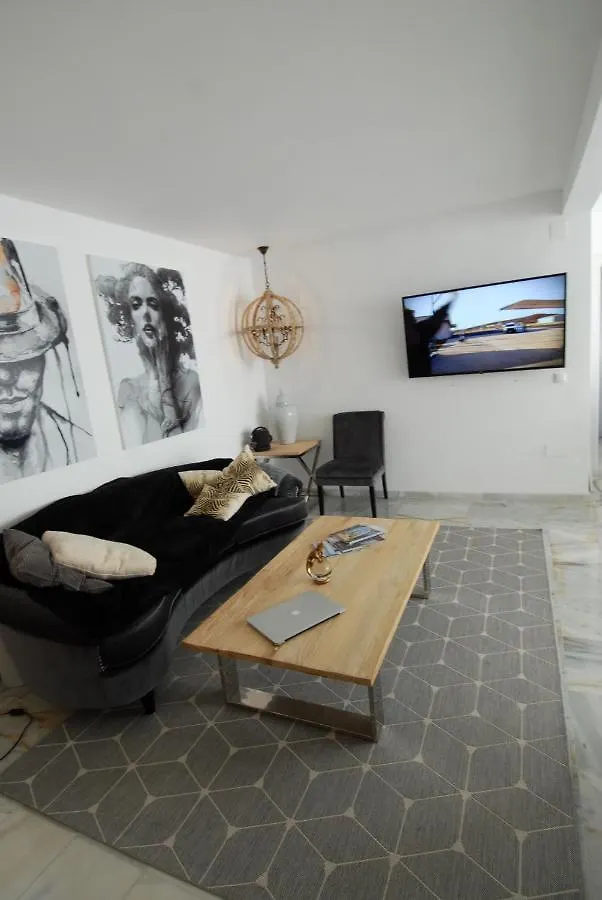 Villa Little Paradise Close To La Sala In Puerto Banus / Quiet Marbella