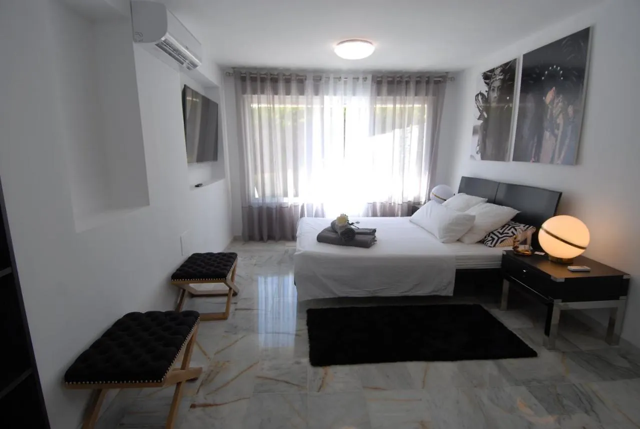 Villa Little Paradise Close To La Sala In Puerto Banus / Quiet Marbella