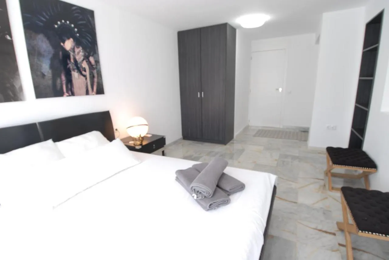 Little Paradise Close To La Sala In Puerto Banus / Quiet Marbella Spain