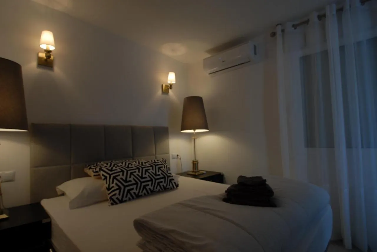 Little Paradise Close To La Sala In Puerto Banus / Quiet Marbella Spain