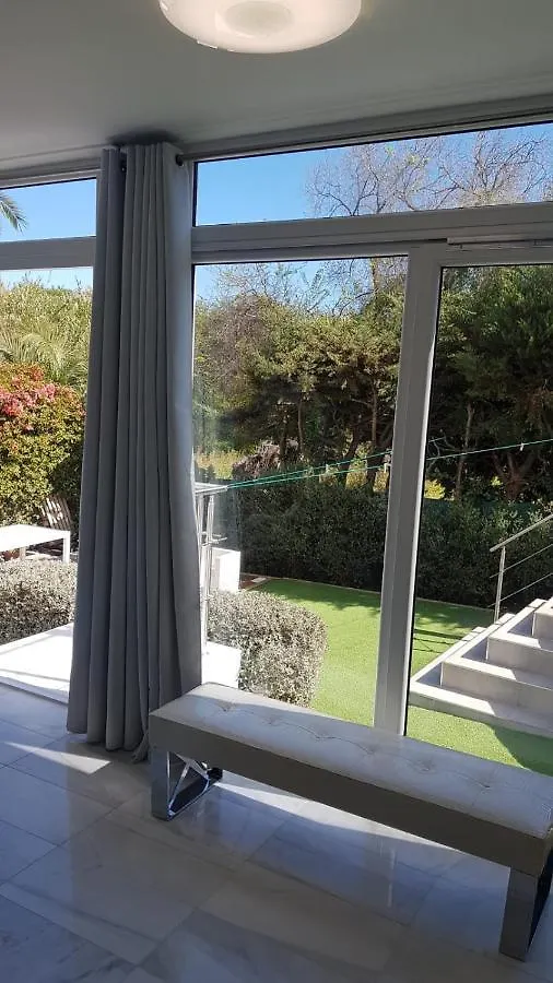 Little Paradise Close To La Sala In Puerto Banus / Quiet Marbella Villa